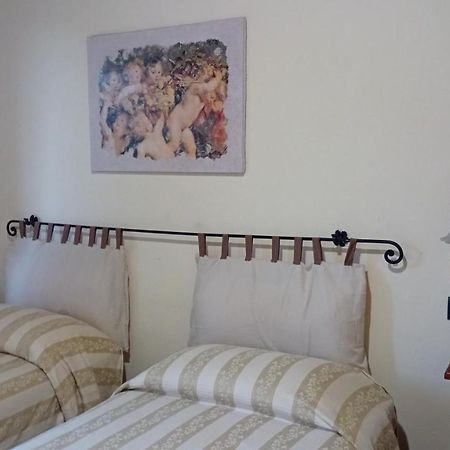 Agriturismo Valpietro Bed & Breakfast Urbania Exterior photo